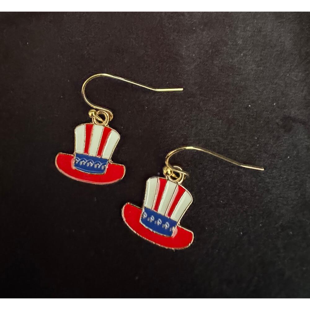 Americana Hat Earrings Patriotic Red White Blue USA Flag Dangle Earrings E253 - Picture 2 of 3